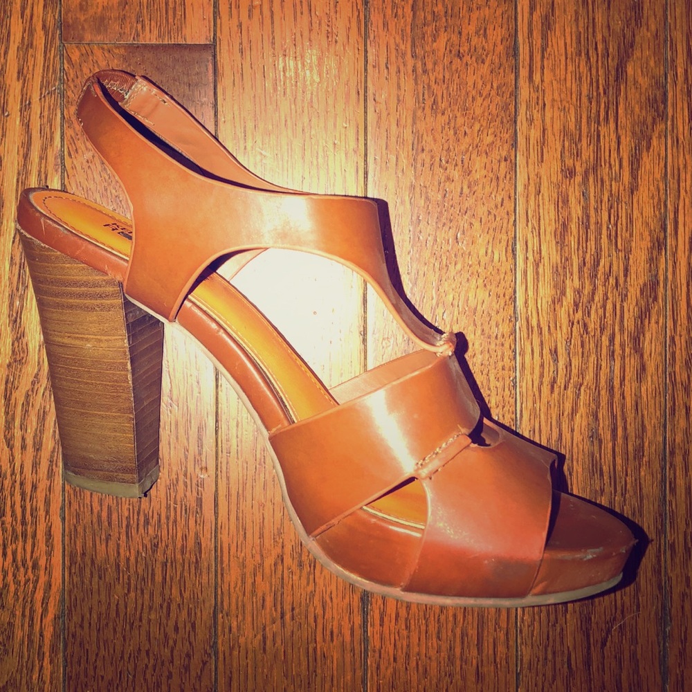 Kenneth Cole Sandals